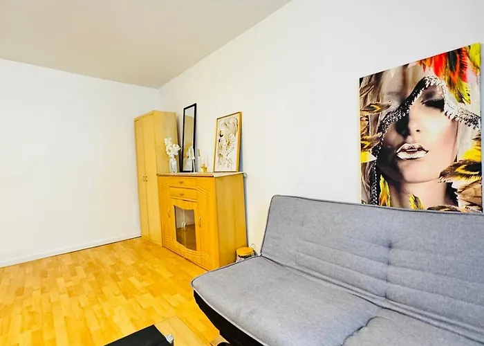 Cozy 1br Apartment, 15 Min From Augarten Διαμέρισμα