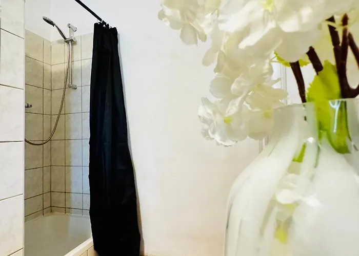 Cozy 1br Apartment, 15 Min From Augarten Διαμέρισμα *